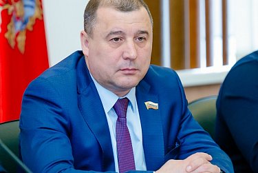 В законы об обеспечении жильем детей-сирот и об объектах культурного наследия будут внесены изменения