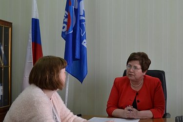 К депутату за помощью