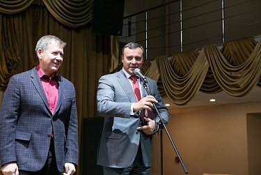 Олег Димов и Александр Трубников поздравили газовиков