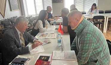 Парламентарий проконсультировал ветеранов СВО