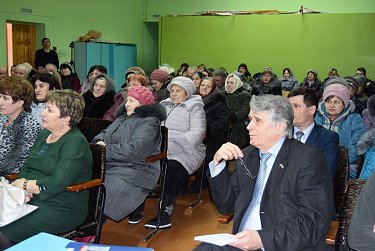 Александр Жарков призвал сельчан активнее участвовать в развитии местного самоуправления