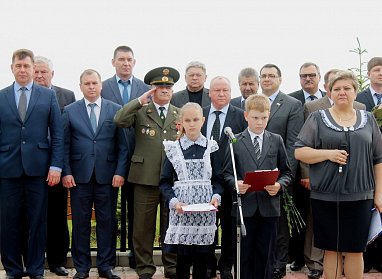 Быть достойными подвигов дедов и отцов