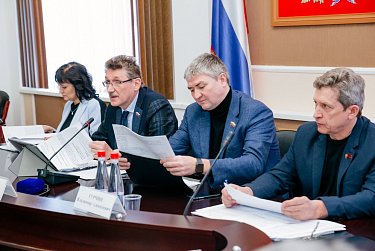 Комитет готовится к парламентской сессии