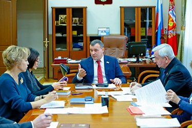 Профильные комитеты: подготовка к парламентской сессии