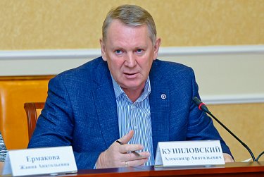 Депутаты приняли участие в заседании Инвестиционного совета области