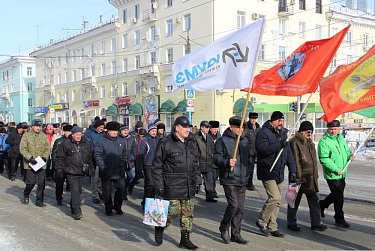 Помним героев