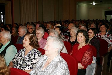 Василий Тишин поздравил представительниц старшего поколения