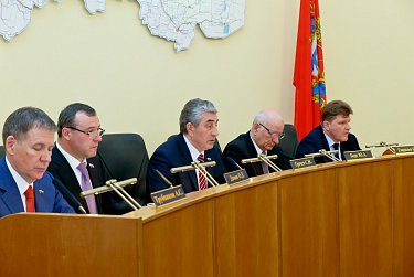 На заседании Законодательного Собрания области