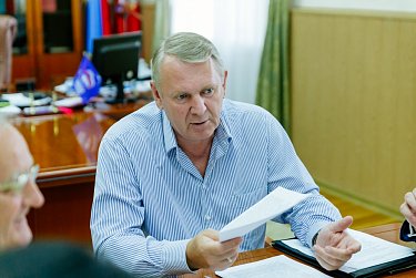 Депутатов обяжут уведомлять о публичных встречах