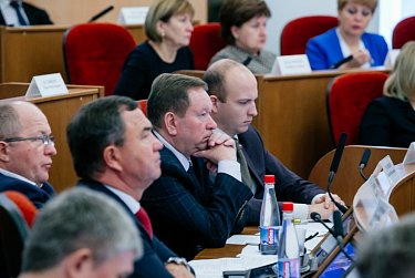 На заседании Законодательного Собрания