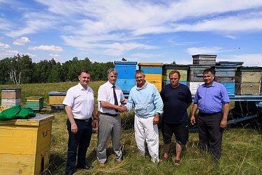 Александр Жарков ознакомился с работой местных сельхозпроизводителей 