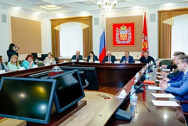 В законы об обеспечении жильем детей-сирот и об объектах культурного наследия будут внесены изменения