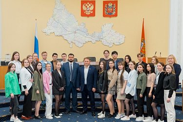 Студенты ОГУ побывали «в сердце» Дома Советов