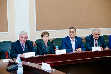 В законы об обеспечении жильем детей-сирот и об объектах культурного наследия будут внесены изменения