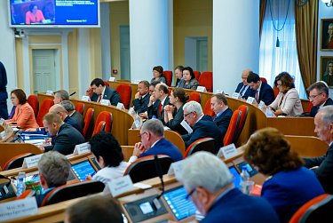 На заседании Законодательного Собрания 