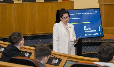 Старшеклассники Оренбурга познакомились с работой областного парламента