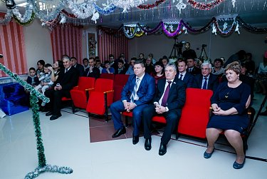 В Дом детства с подарками