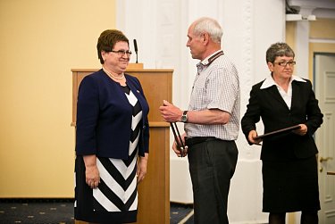 Помощь должна быть адресной