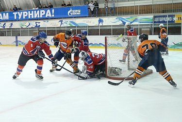 Хоккейный турнир в честь нефтяников и газовиков  