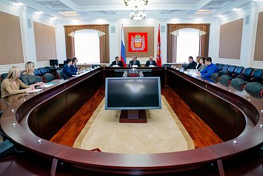 Идет подготовка к первому заседанию Молодежного парламента