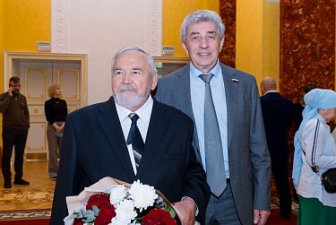 Губернатор вручил госнаграды