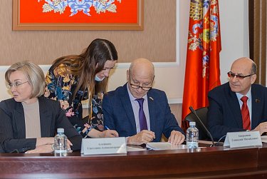 Ремонт школ с повестки не снимается