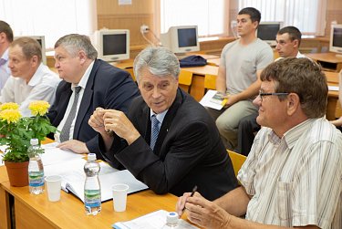  Александр Жарков поддержал будущих агрономов – выпускников ОГАУ