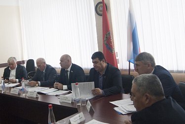 В преддверии парламентской сессии