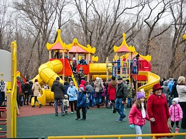 В Орске открыли обновленный парк Строителей
