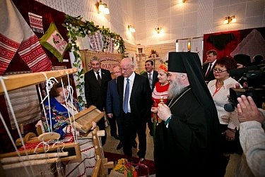 На открытии памятника прославленному земляку