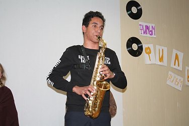 Клуб веселых и находчивых собирает друзей