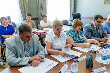 Профильный комитет обсудил изменения в областной бюджет