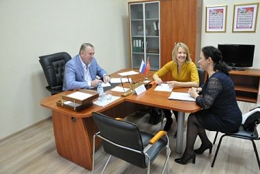 На прием к депутатам