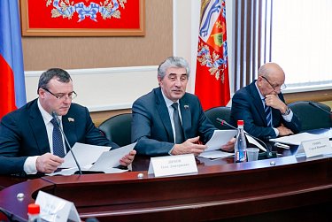 Идет подготовка к первому заседанию Молодежного парламента