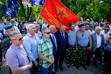 В знак мужества и стойкости 