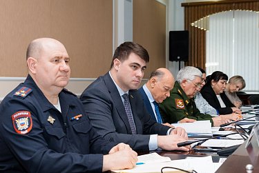 В армию призовут около 2300 оренбуржцев