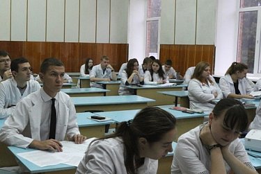 Александр Жарков встретился с преподавателями и студентами ОГАУ