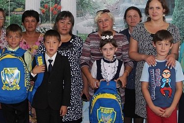 Татьяна Иванова вручила ранцы и школьные принадлежности 