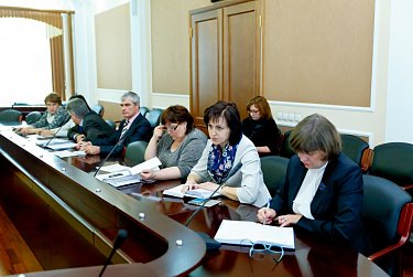 Профильные комитеты: подготовка к очередному заседанию