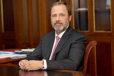 Полпред Президента Игорь Комаров поздравил оренбуржцев