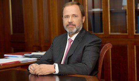 Полпред Президента Игорь Комаров поздравил оренбуржцев