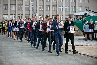 Герои не умирают, они живут в наших сердцах