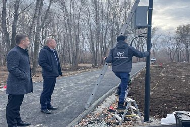 От запустения к красоте: в Кувандыке преображается городской парк 