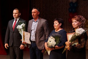 Депутаты отметили тружеников Бузулукского района