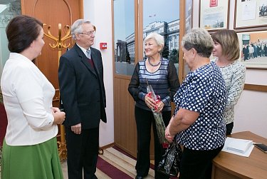 Депутаты поздравили представителей старшего поколения