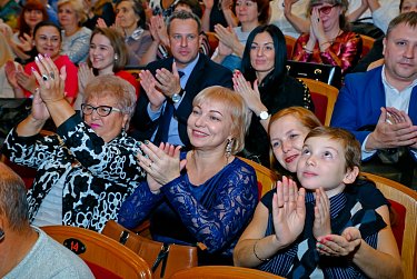 Депутаты поздравили с 50-летием ДК «Россия» 