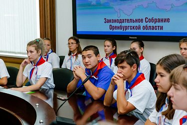 «Парламентский урок» провел Олег Димов