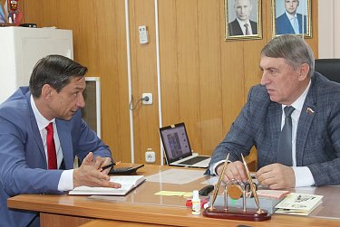 На востоке области депутат принимал граждан по личным вопросам