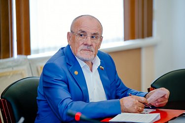 Депутаты обсудили вопросы сбыта сельхозпродукции