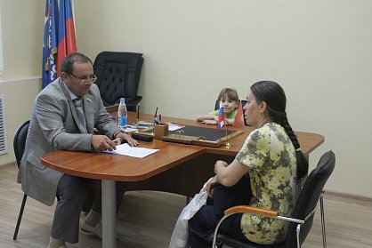 Депутат Александр Спиридонов провел прием граждан